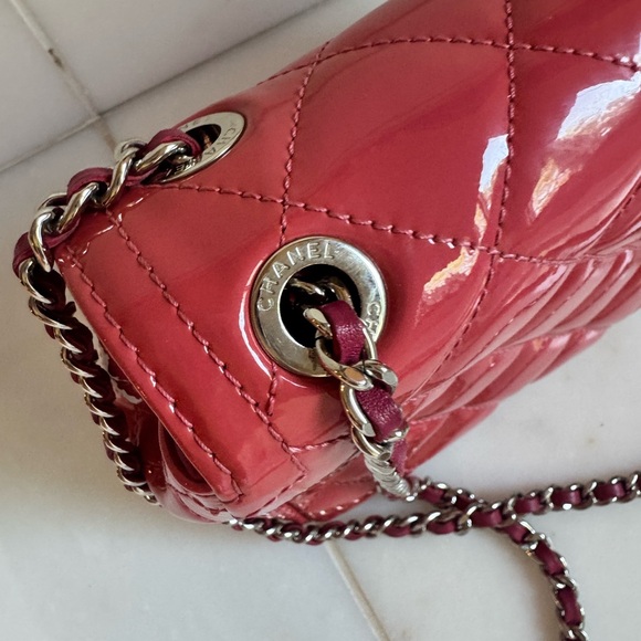 Chanel CocoShine Small Flap Bag LIKE NEW - Picture 4 of 16
